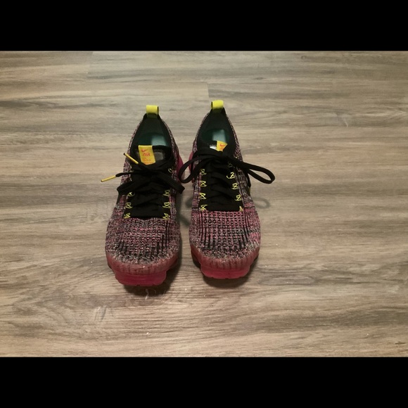 Nike VaporMaxx flyknit. Size 9 like new without box - Picture 6 of 7